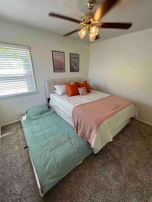 Entire Home By Newport Beach, Disneyland And Sna! Costa Mesa Exterior photo